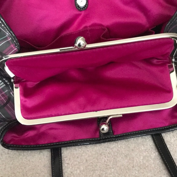 Barely used coach poppy collection purse - Picture 6 of 7